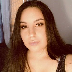 MEET YOUR POSHER!!! Please read if you buy from me